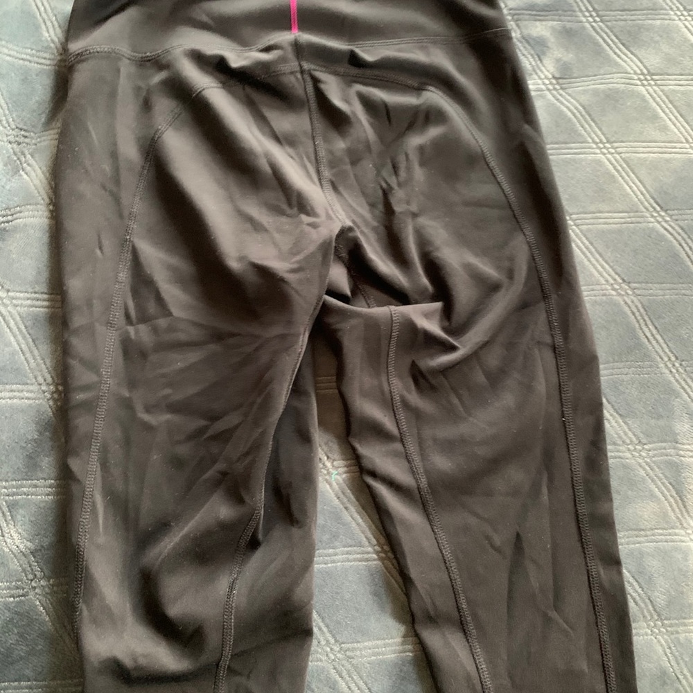 Workout capris - Picture 3 of 3